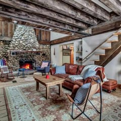 Rustic Cabin, Wood Fireplace & Large Deck