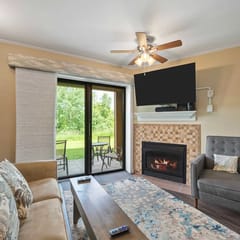 SnowPine Condo, Queen Bed, Fireplace