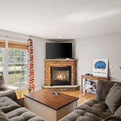 Spacious 4BR Townhome w/ Hot Tub Near Village