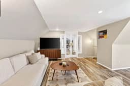 5 Minutes to Holiday Valley Luxe King Beds + Bunk - Image 4