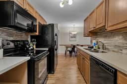 SnowPine Condo, Sleeps 6, King Bed, Patio - Image 5