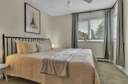 SnowPine Condo, Sleeps 6, King Bed, Patio - Image 3