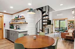 SnowPine Condo, Sleeps 6, Patio, A/C - Image 2