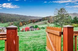 3-Bed Family Townhouse with Scenic Views & Patio - Image 5