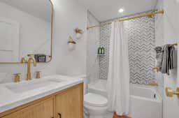 SnowPine Condo, King Bed, 2 Full Baths - Image 4