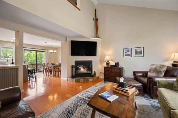 3 Bedroom Townhouse Across from Holimont - Image 1