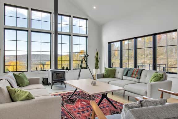 Magnificent Chalet, Sweeping Views and Hot Tub - Image 1
