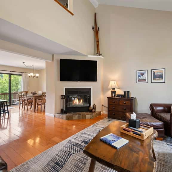 3 Bedroom Townhouse Across from Holimont - Image 1
