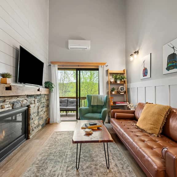 SnowPine Condo, Sleeps 6, Patio, A/C - Image 1