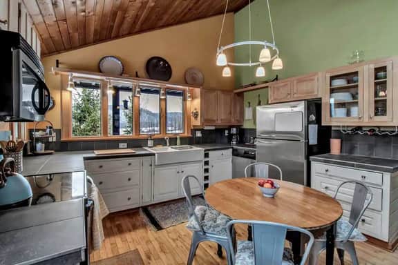 Rustic Cabin, Wood Fireplace & Large Deck - Image 2