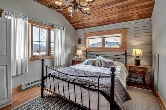 Rustic Cabin, Wood Fireplace & Large Deck - Image 3