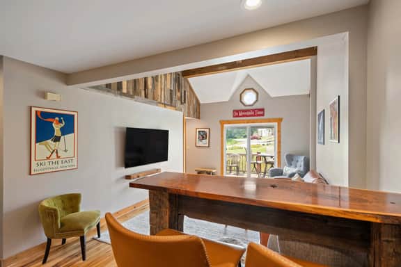 Updated townhome - Walk to Holiday Valley - Image 3
