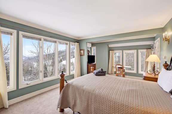 Chalet with Sauna, Across from Holiday Valley - Image 4