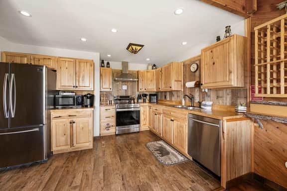 Family-Friendly Cabin with Heated Pool & Sauna - Image 4