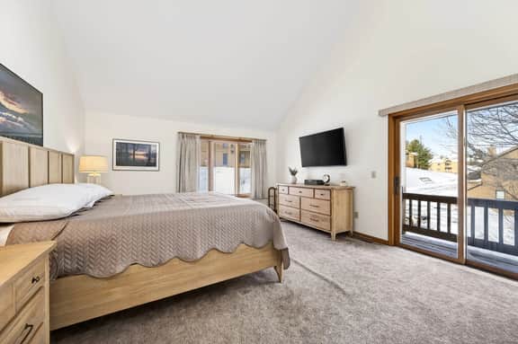 SnowPine Village Townhouse, Sleeps 10, A/C - Image 2
