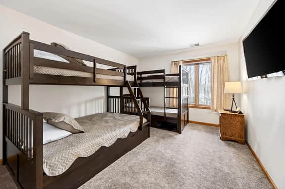 SnowPine Village Townhouse, Sleeps 10, A/C - Image 4