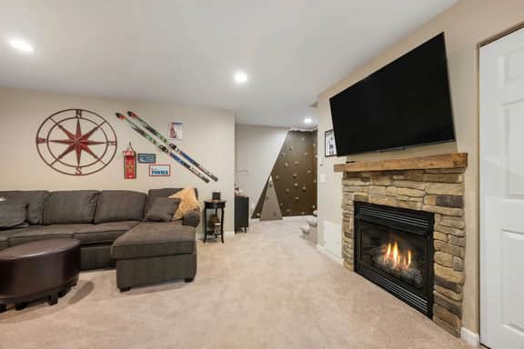 3 Bedroom Townhouse Across from Holimont - Image 3