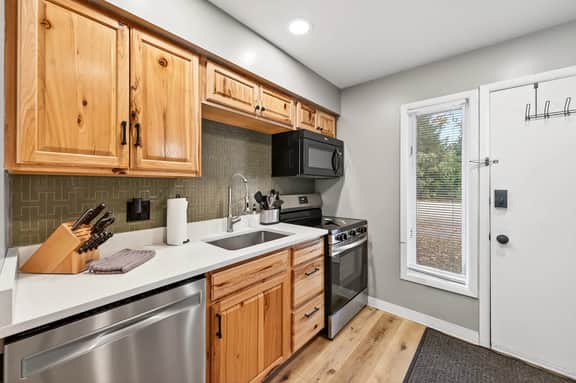 Cozy Studio Near Holiday Valley & Village - Image 3