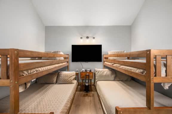 SnowPine Condo, Sleeps 8, Patio, A/C - Image 4