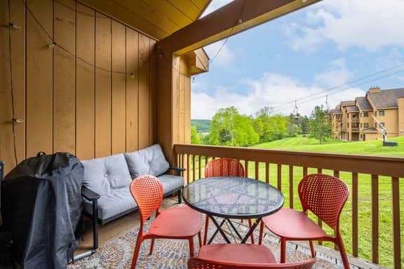 SnowPine Condo, Sleeps 8, A/C, Fireplace - Image 4
