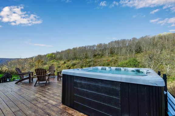Magnificent Chalet, Sweeping Views and Hot Tub - Image 5