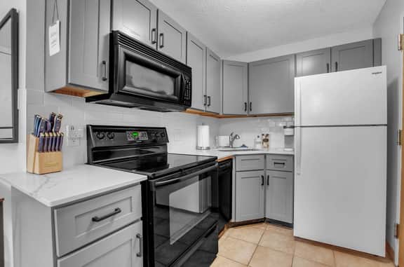 SnowPine Condo, King Bed, Patio + Fireplace - Image 3