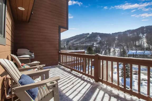 Modern Townhome, 2 Decks, Fireplace - Image 3