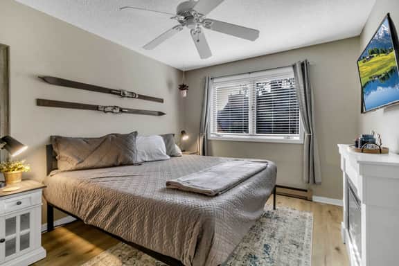 SnowPine Condo, Sleeps 6, Patio, A/C - Image 2