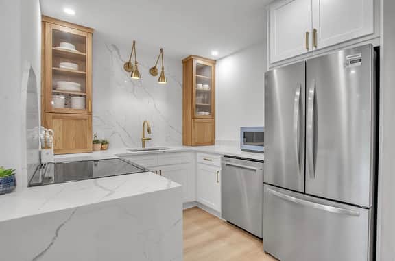 SnowPine Condo, King Bed, 2 Full Baths - Image 2