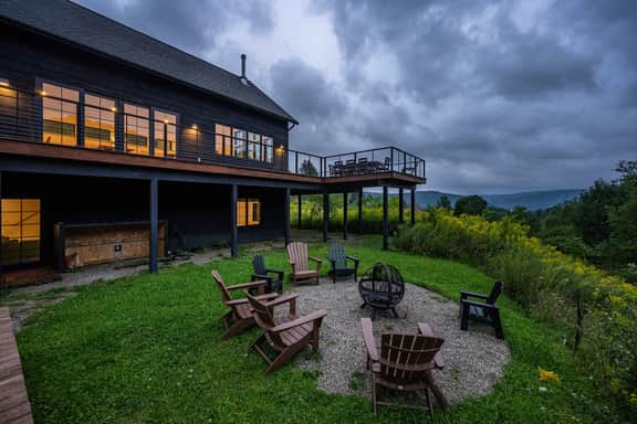 Magnificent Chalet, Sweeping Views and Hot Tub - Image 2